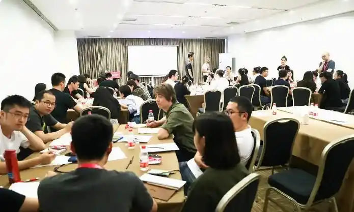 2025国有企业涨工资_工龄工资政策调整深度解析_工龄满30年工资上调600元