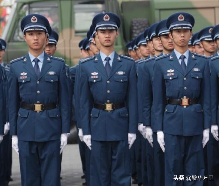 97式军服设计特点_解放军军服发展史_07式陆军常服货到付款