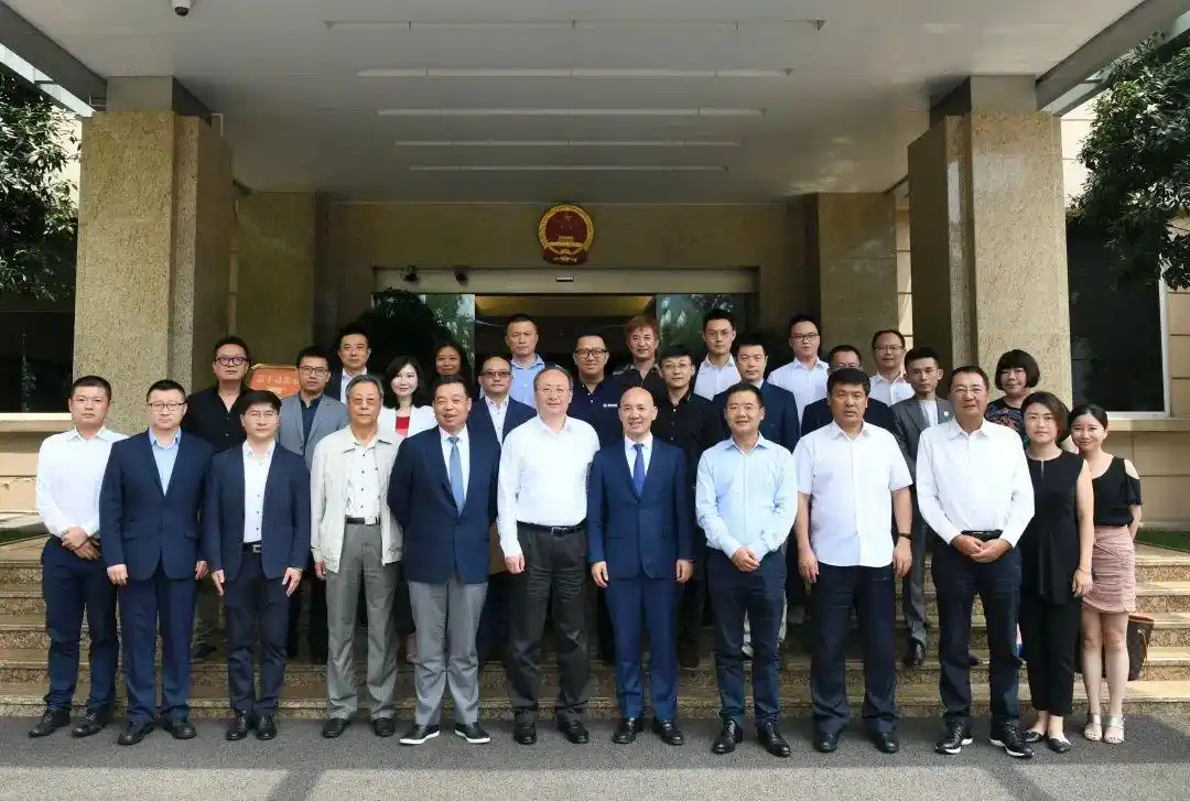中国品牌节_品牌中国行叫我去开会_驰援湖北武汉感恩回馈
