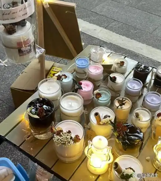 当下零成本赚钱好买卖_地摊经济小众项目_解压玩具地摊生意