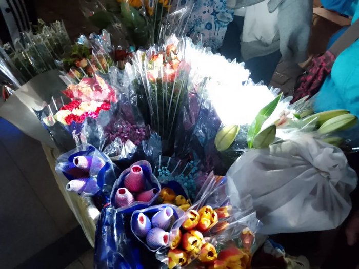 鲜花电商供应链及运输链分析_哪些鲜花网站销售量好_中国鲜切花市场规模及发展趋势